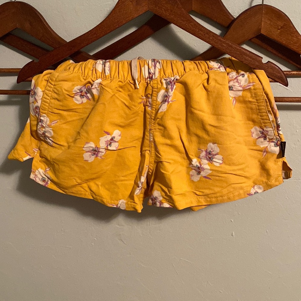 Patagonia barely baggies shorts, yellow floral pattern, size small